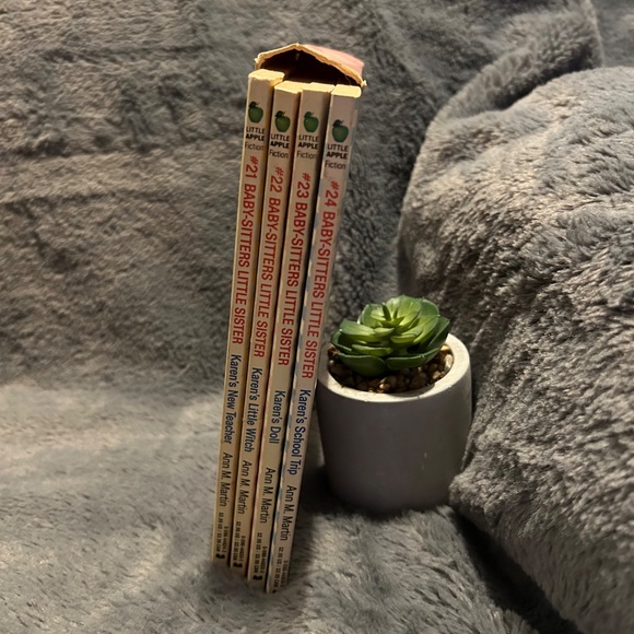 Vintage The Babysitters Club Spin-Off Little Sister Book Set 21-24 Ann M Martin - Picture 2 of 5